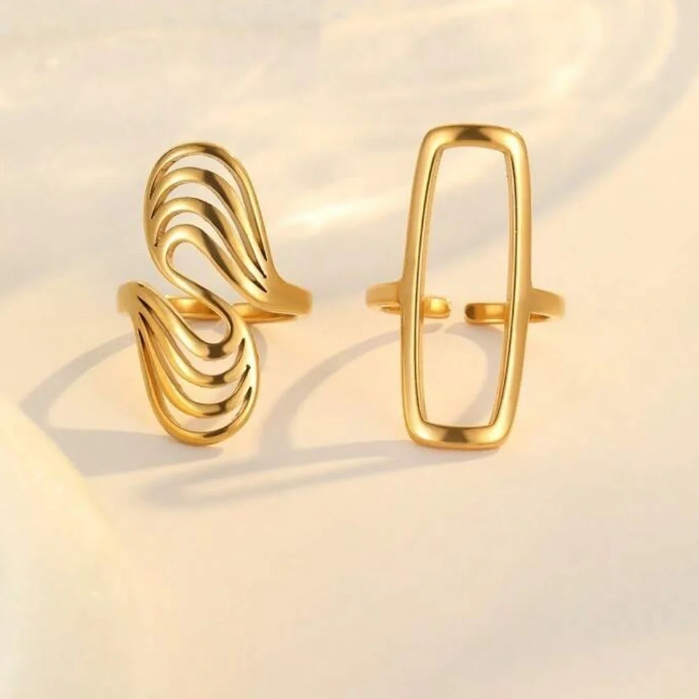 Anthropologie Gold Rectangular & Oval Hollow Ring Set